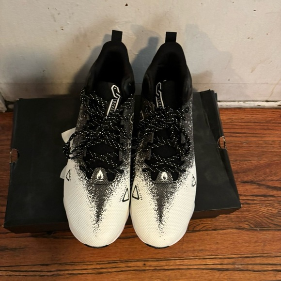 Cleats - Picture 2 of 4